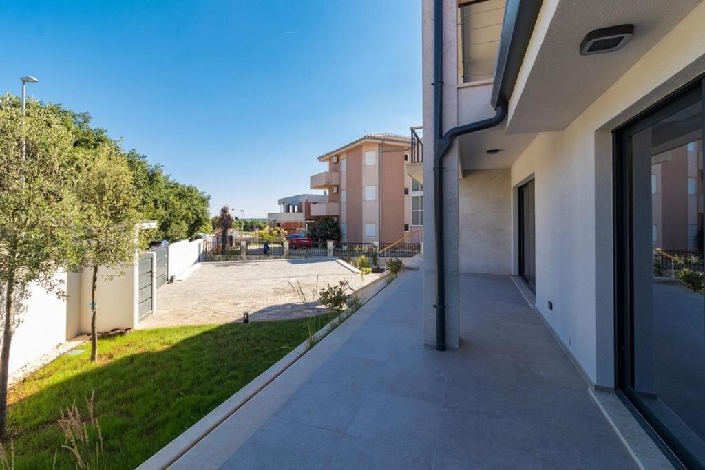 Villa Munat Liznjan Exterior photo