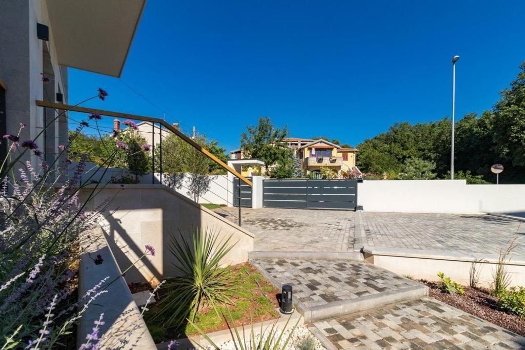 Villa Munat Liznjan Exterior photo