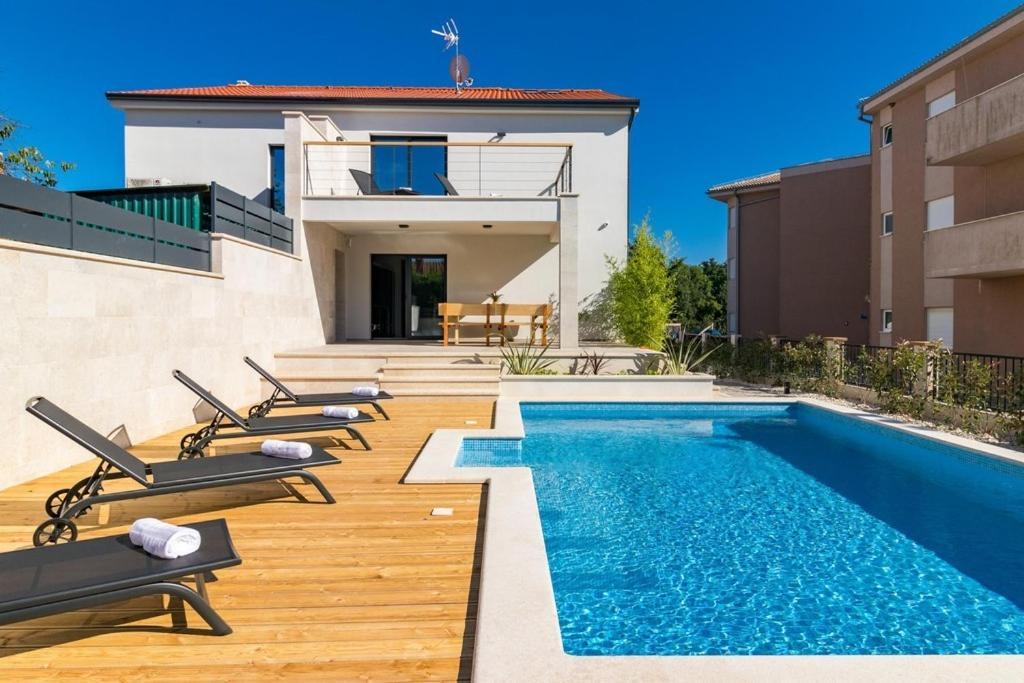 Villa Munat Liznjan Exterior photo