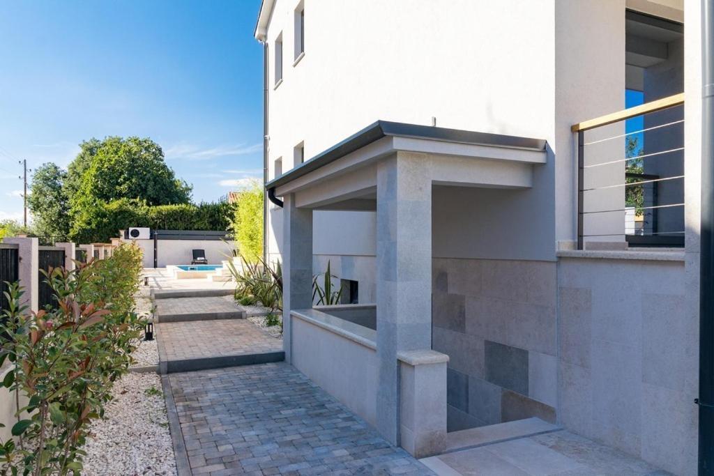 Villa Munat Liznjan Exterior photo